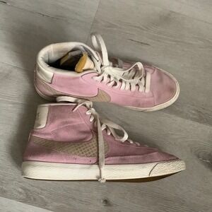 Super Rare!! Nike‎ Blazer Pink Suede Size 7.5